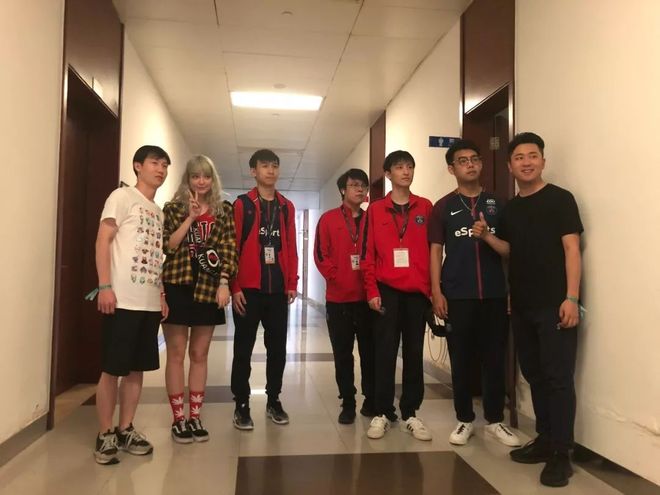 进攻缺口暴